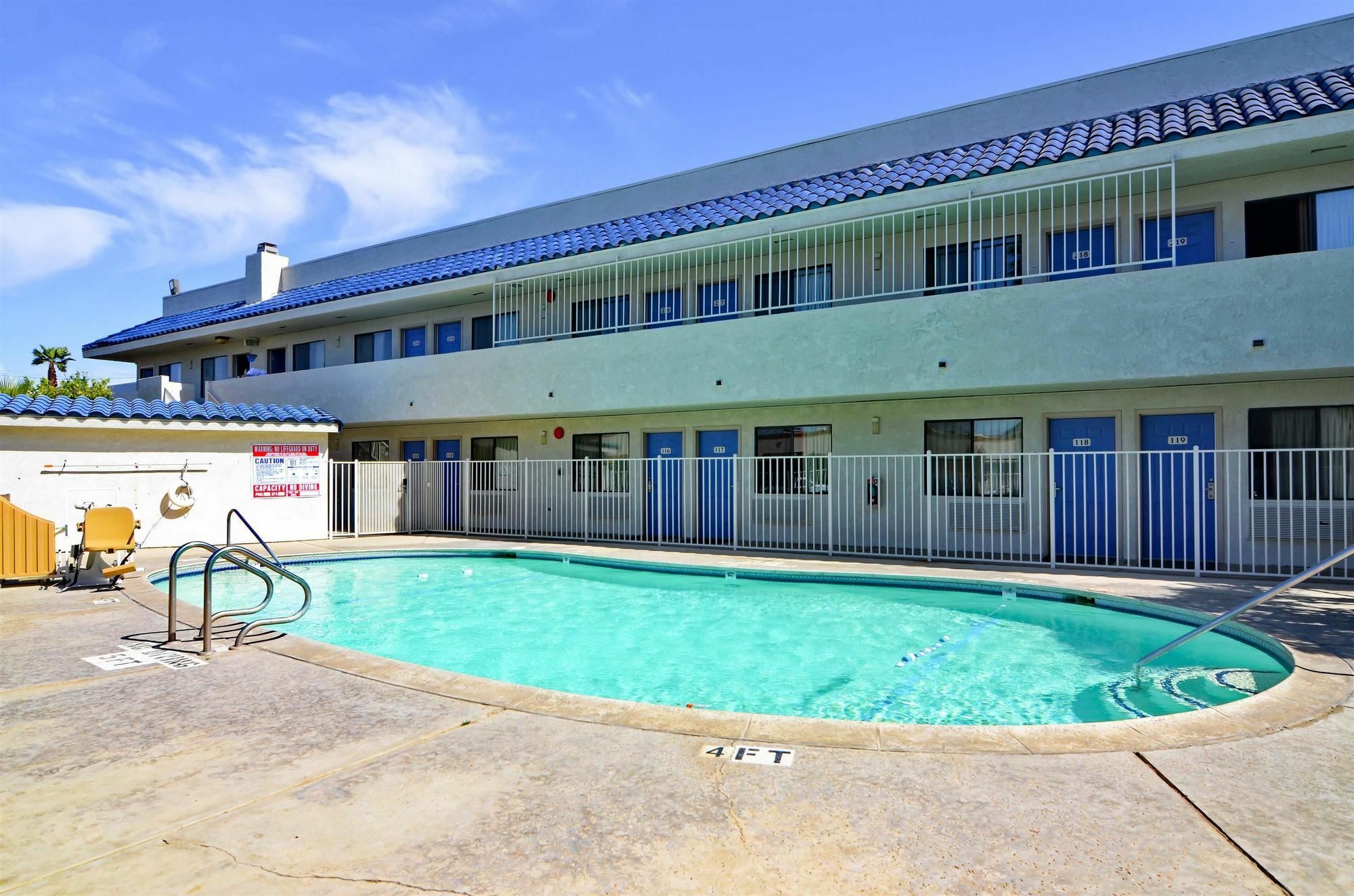 Motel 6-North Palm Springs, Ca - North Zewnętrze zdjęcie