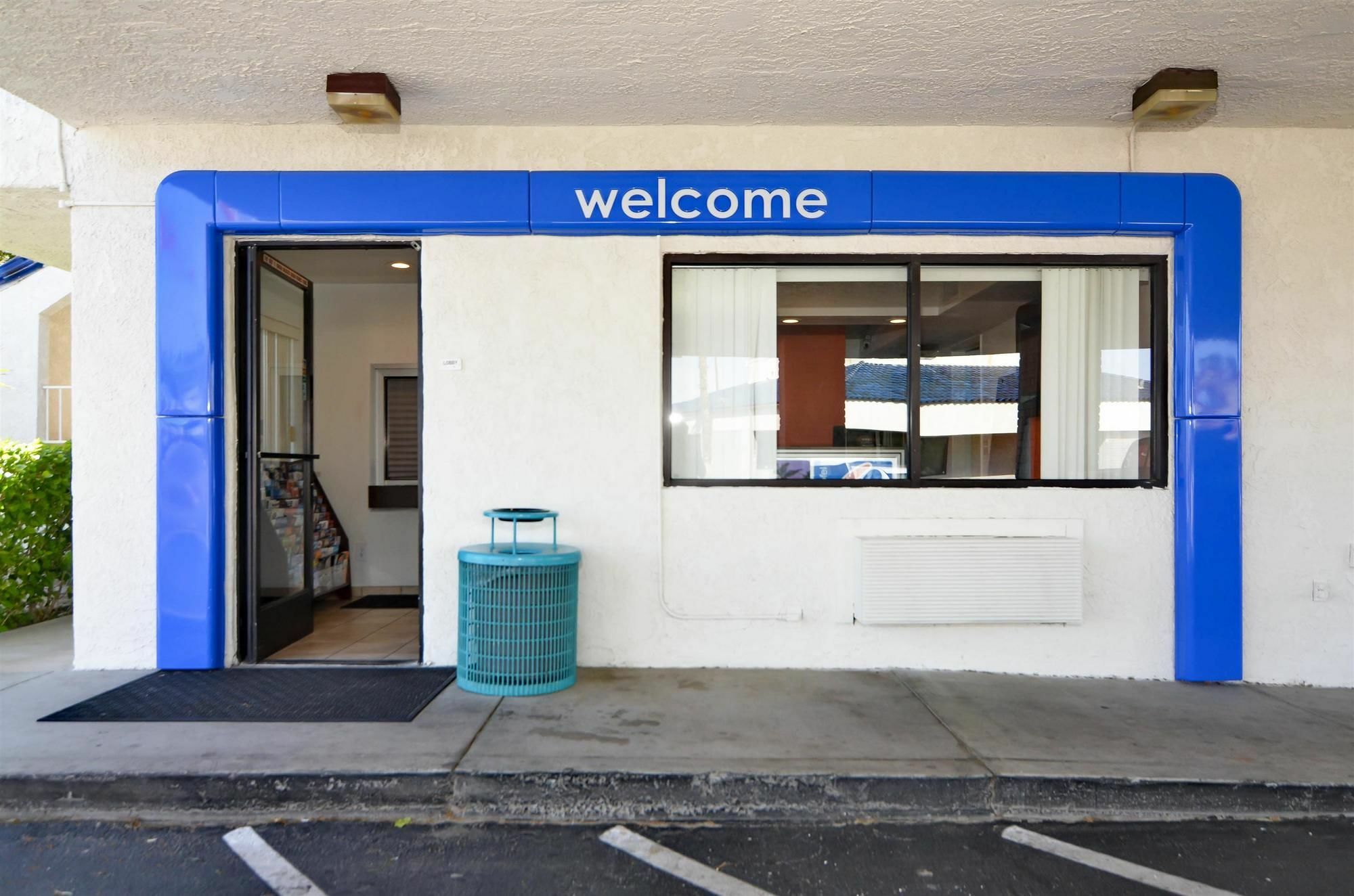 Motel 6-North Palm Springs, Ca - North Zewnętrze zdjęcie